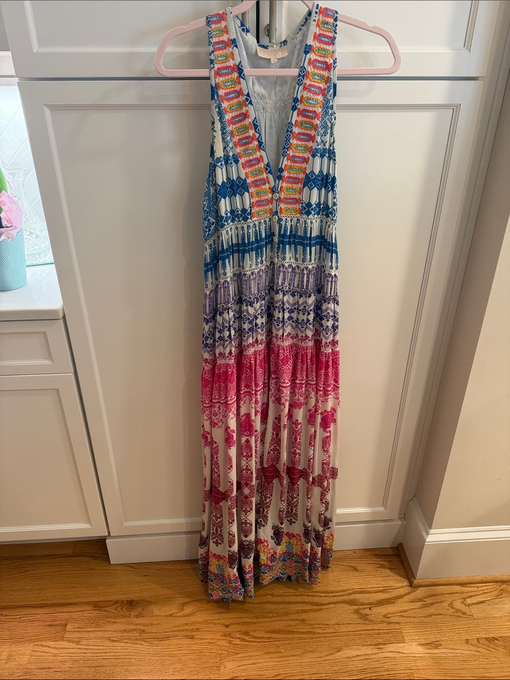 Rococo Sand White and Blue Embroidered V-Neck Dress
